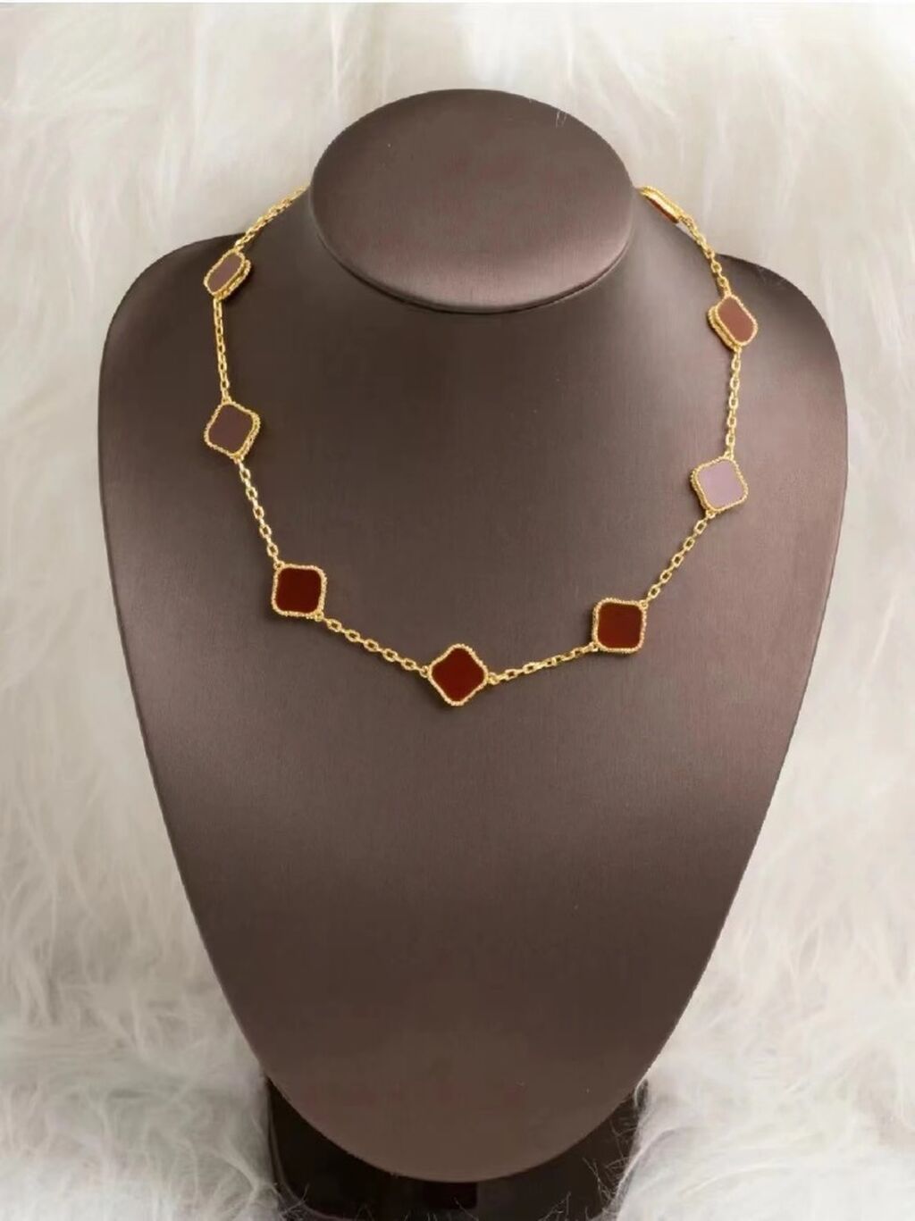 CLOVE NECKLACE 