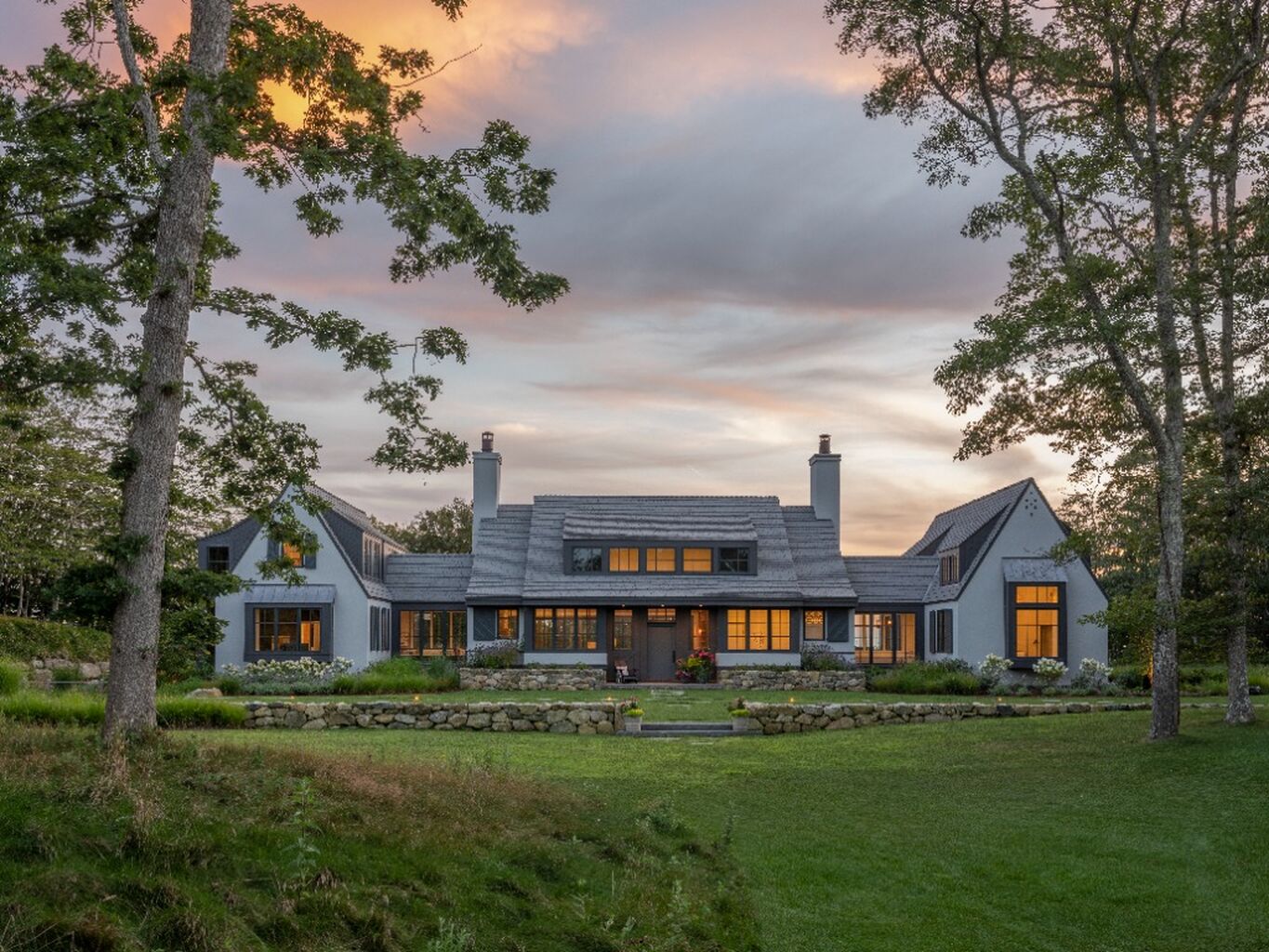 New England Home: Modern Romance