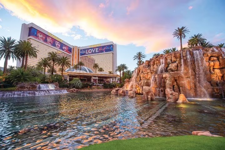 🏨 The Mirage Hotel & Casino 🎰