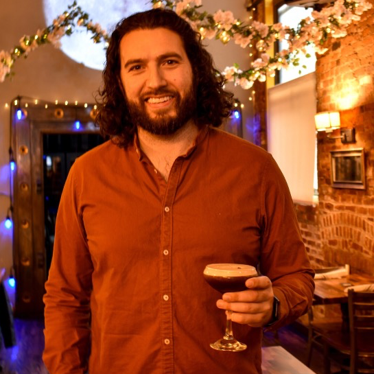 Luna Makes Your Special Moments Through High-Quality, Affordable Food And Drinks