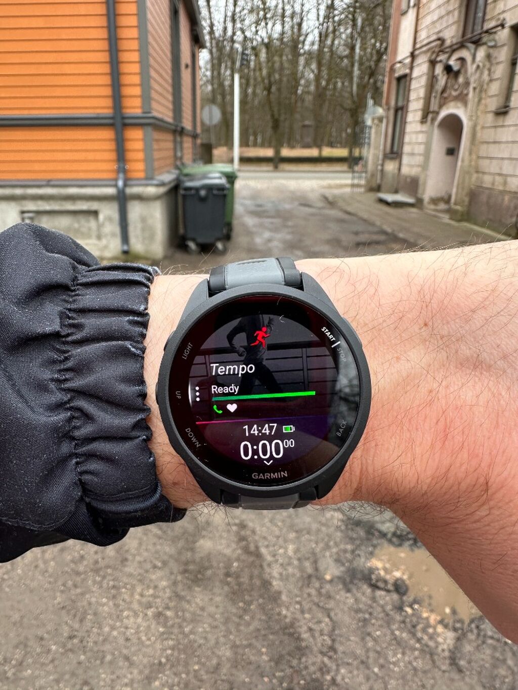 Garmin Forerunner 165 apskats