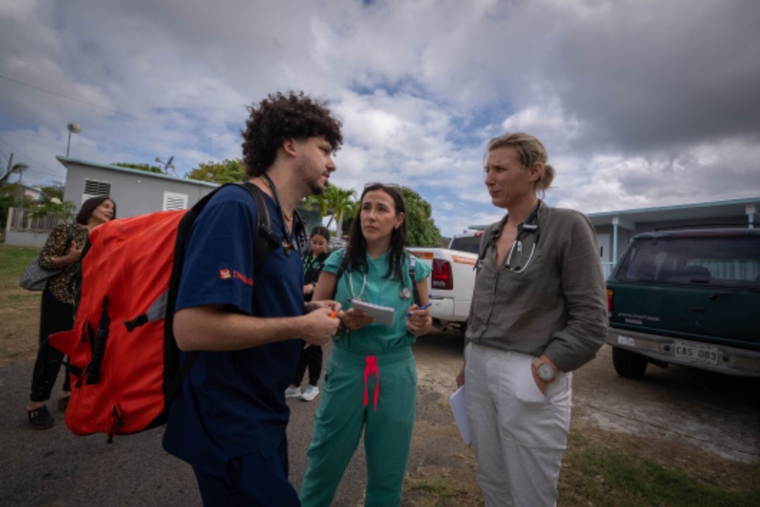 M&iacute;rame: Global Institute Joins Puerto Rican Doctor and Rapper to Provide Medical Support