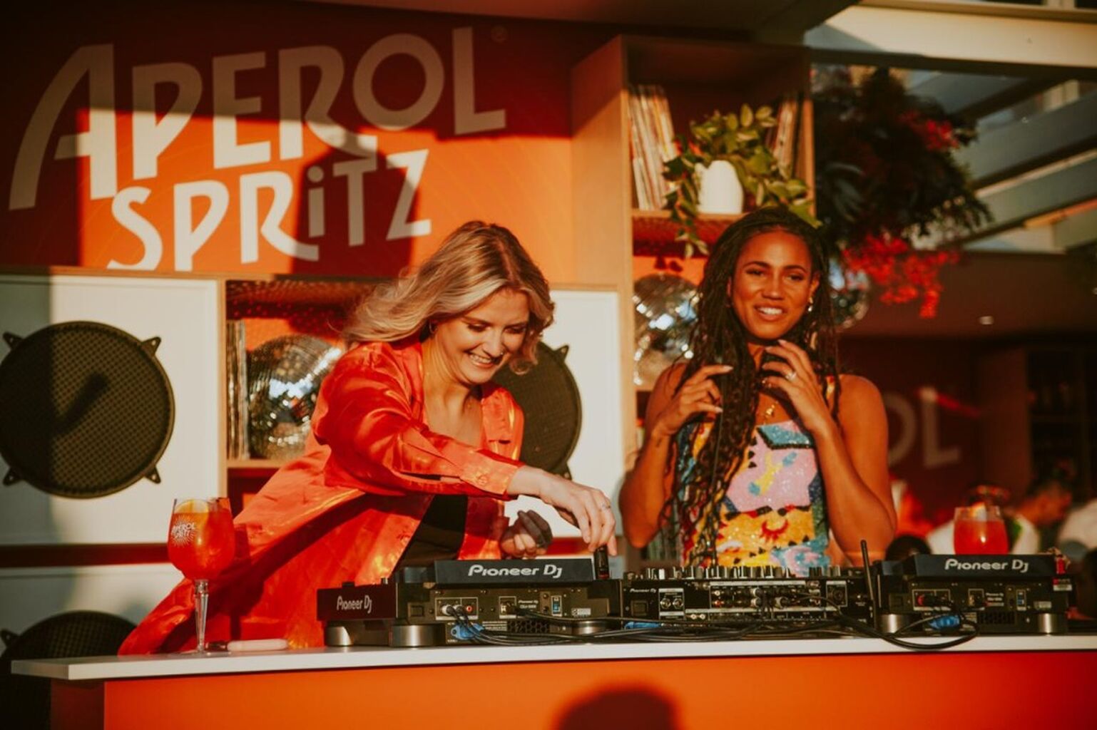 GEMMA ROSE B2B WITH VICK HOPE 