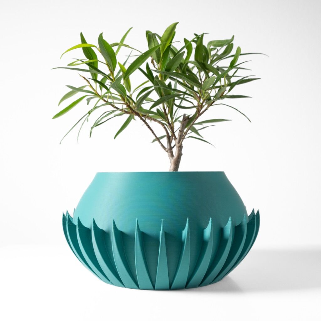 The Lavis Planter