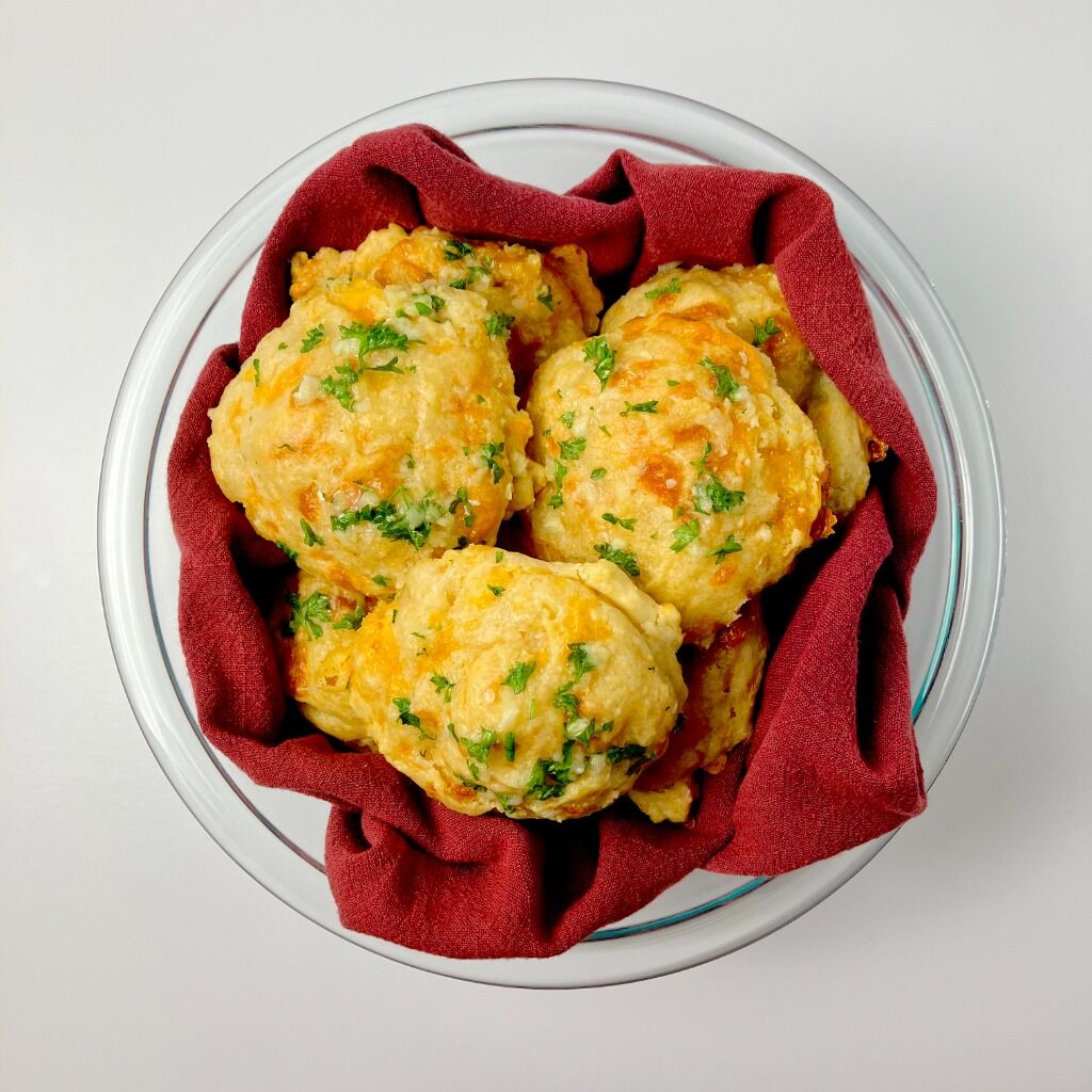 CHEDDAR BAY SOURDOUGH DISCARD DROP BISCUITS