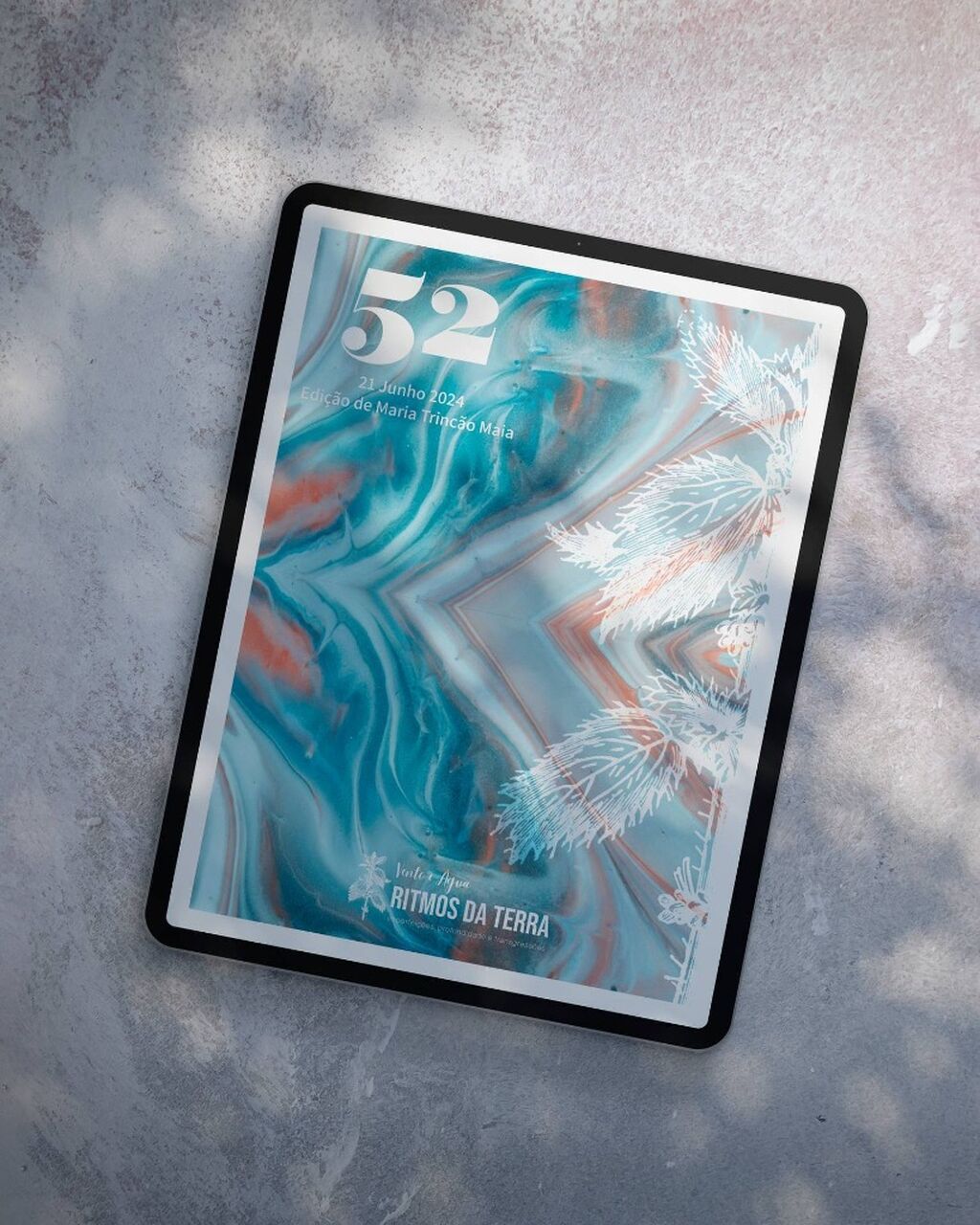 Revista 52 - Edi&ccedil;&atilde;o de Maria Trinc&atilde;o Maia