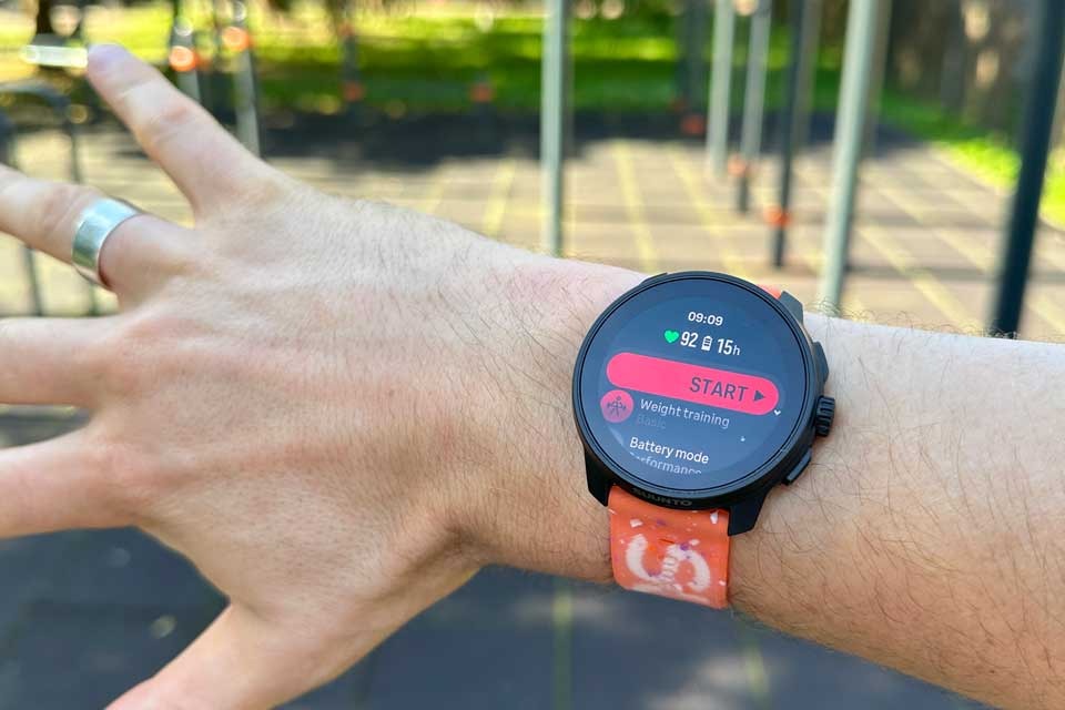 suunto race s - kas jauns?