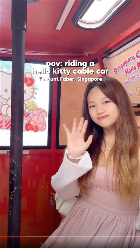 HEllo Kitty Singapore Cable car