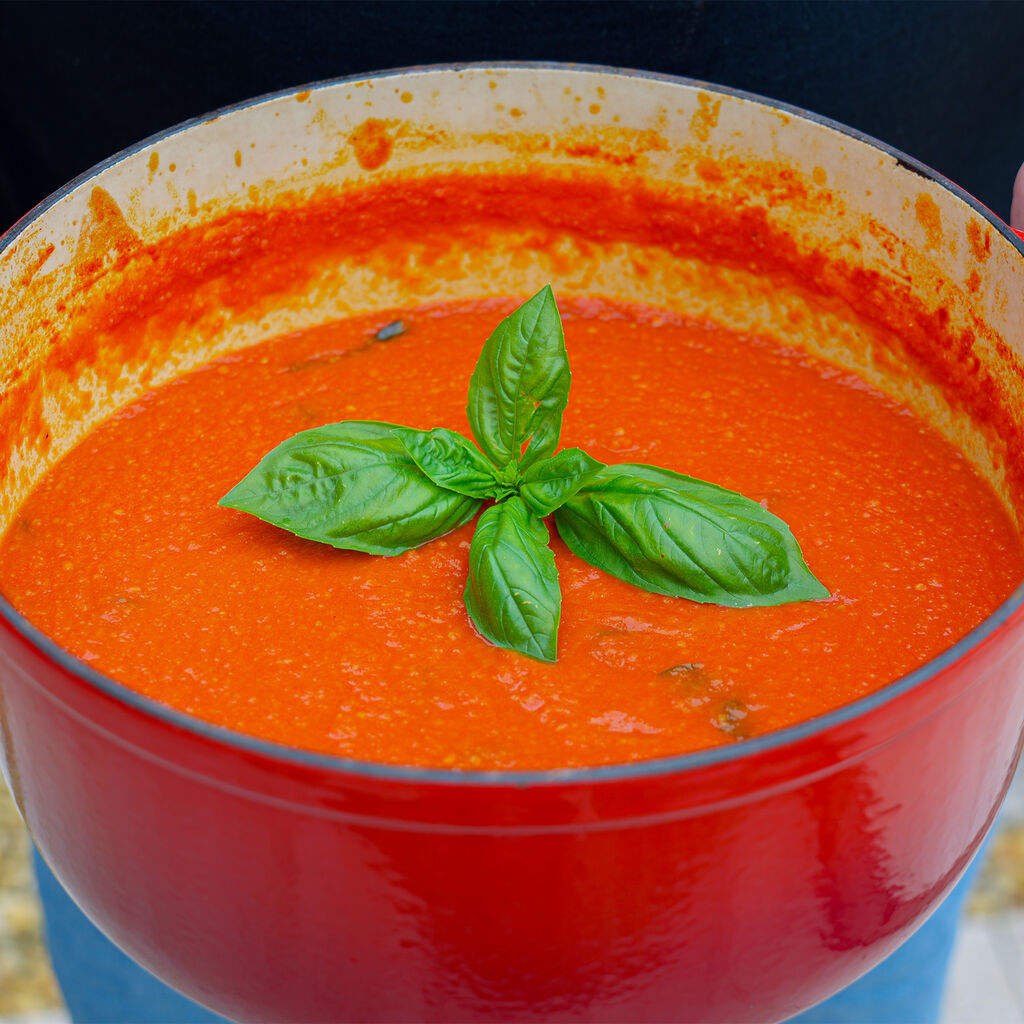 The Best Basil Tomato Pasta Sauce Ever