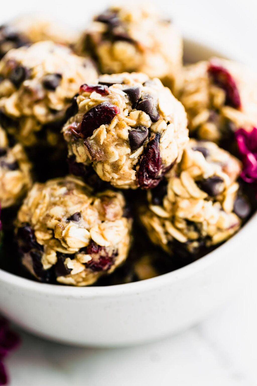 No Bake Oatmeal Energy Balls + VIDEO | Cotter Crunch