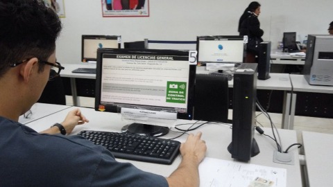 Simulador de examen de licencia tipo B