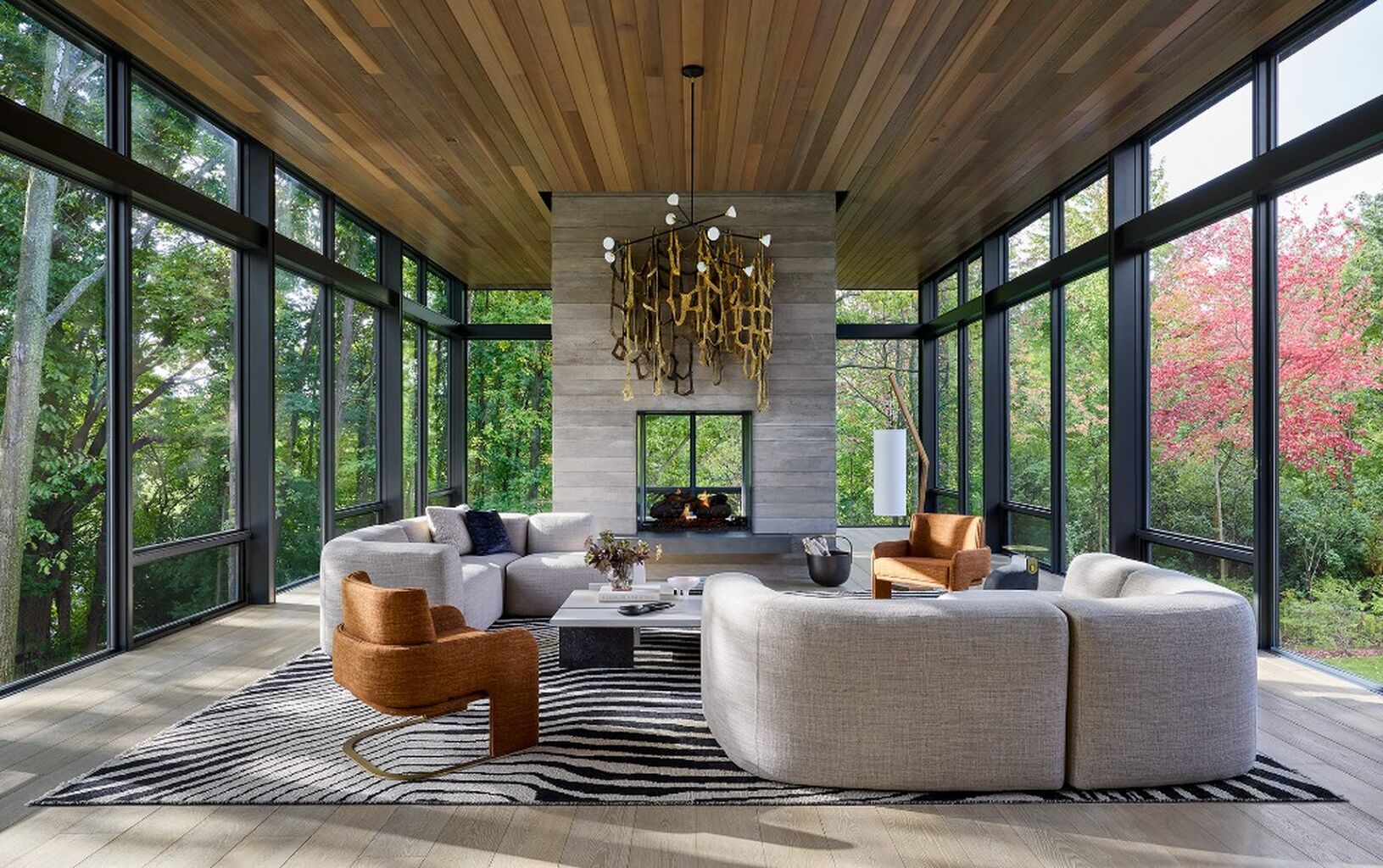 Hidden Lakes:  Robb Report Home of the Week