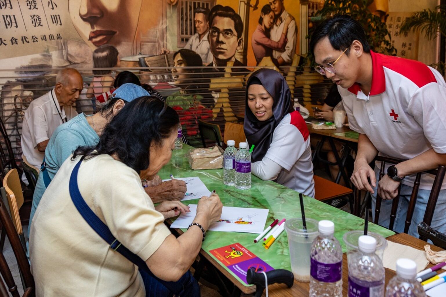 📖 Engaging Seniors in Art for a Fundraising Cause