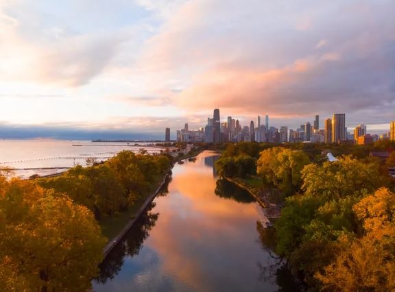 When will fall colors peak in Chicago this year? Expert weighs in