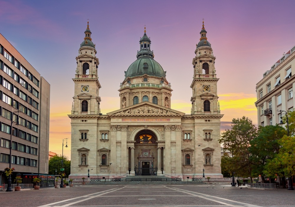 Discover Budapest's Treasures: Metro Line 1 Scenic Tour