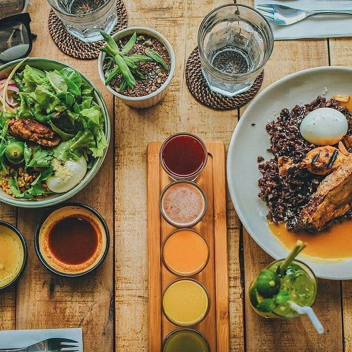 nonie's restaurant (vegan and non-vegan)