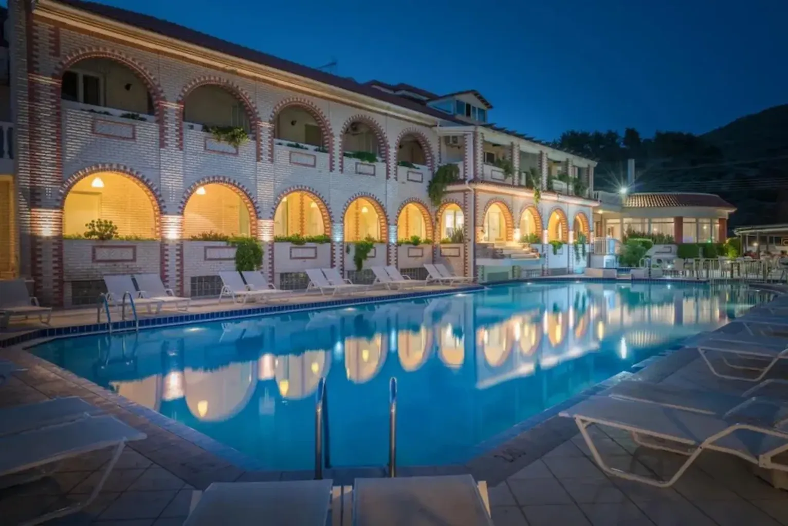 grand valero suites