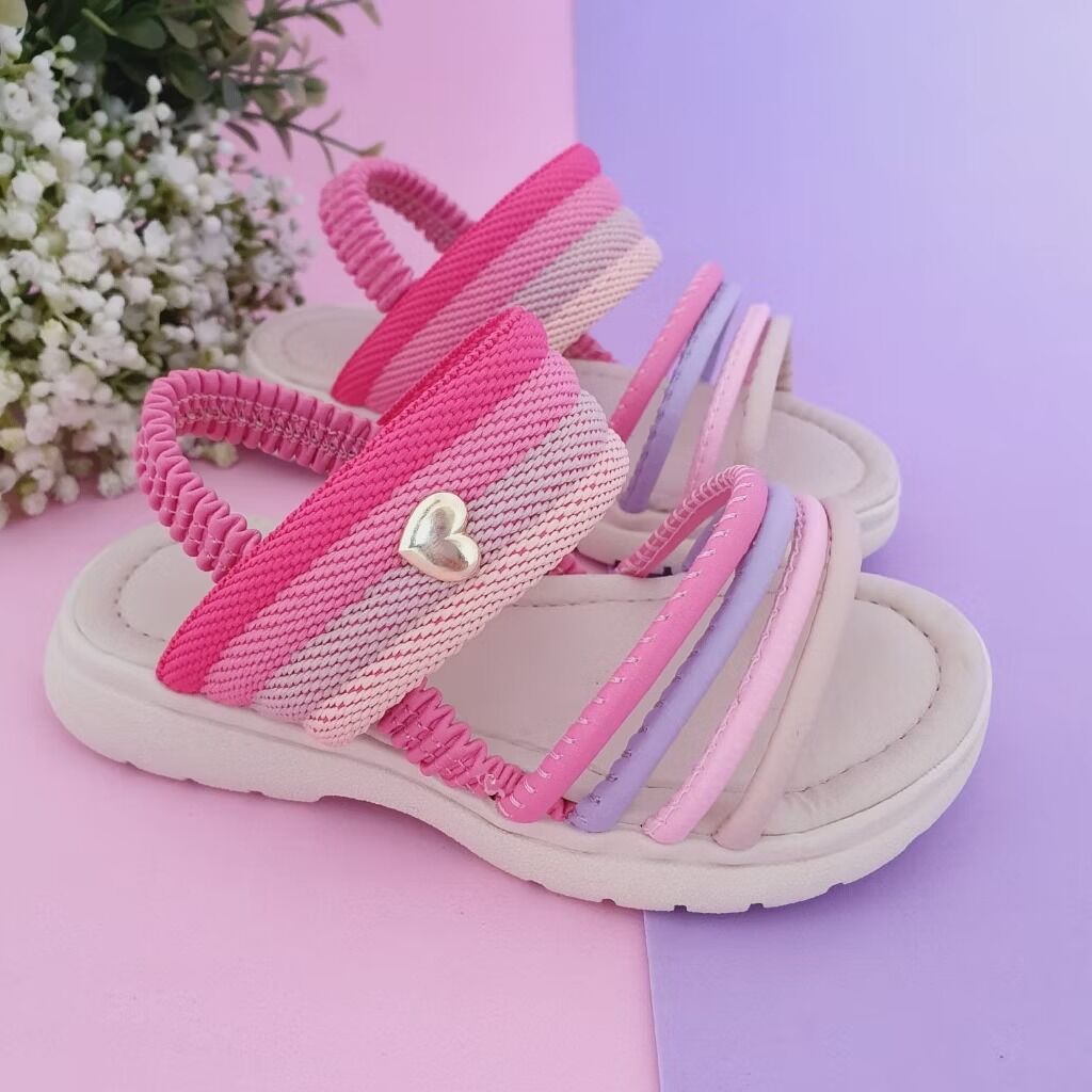 Sand&aacute;lia infantil cal&ccedil;a f&aacute;cil 