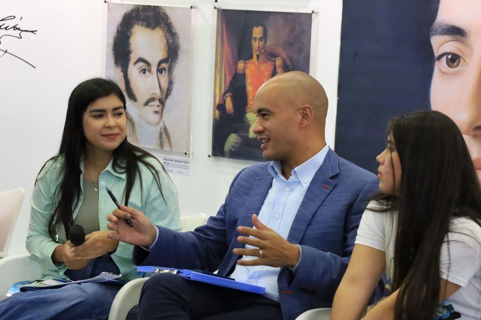 Esto pidi&oacute; el ministro H&eacute;ctor Rodr&iacute;guez a los j&oacute;venes (+ calidad educativa)