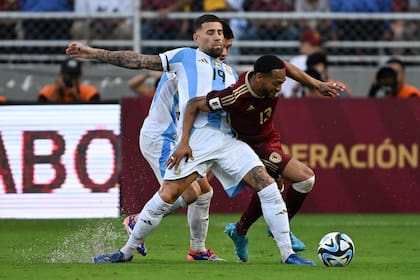 Salom&oacute;n Rond&oacute;n le dio un valioso empate a Venezuela ante Argentina