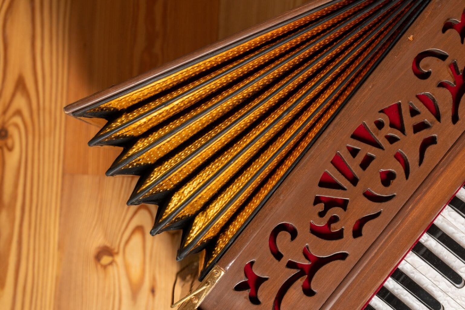 Svara Harmonium Kollektion
