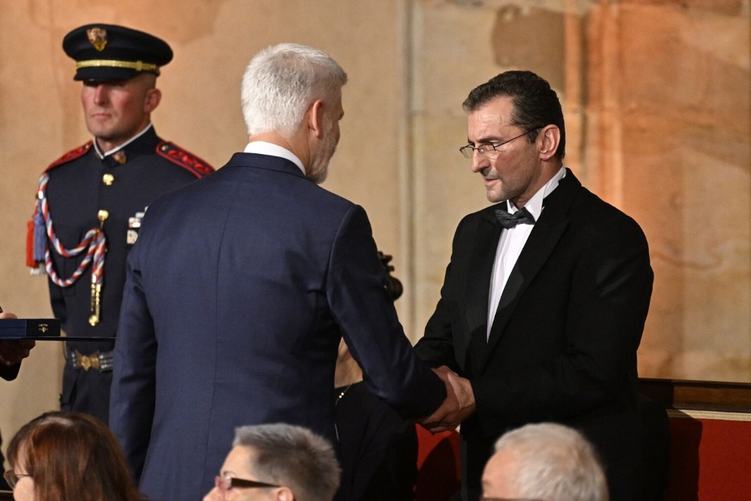 PŘEHLEDNĚ: Jan Pavel II., Vetch&yacute; i legend&aacute;rn&iacute; hokejista. Prezident vyznamenal 56 osobnost&iacute;