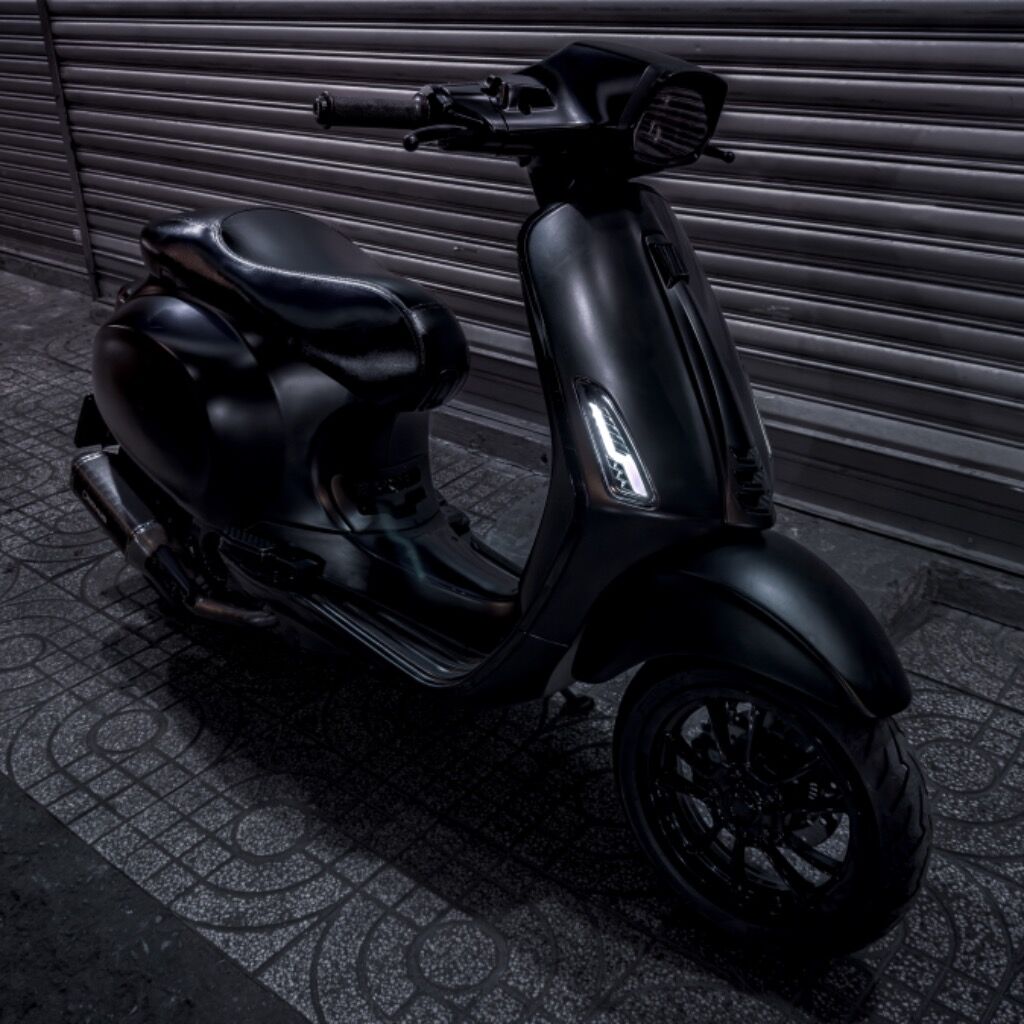 VESPA SPRINT CUSTOM SATIN BLACK