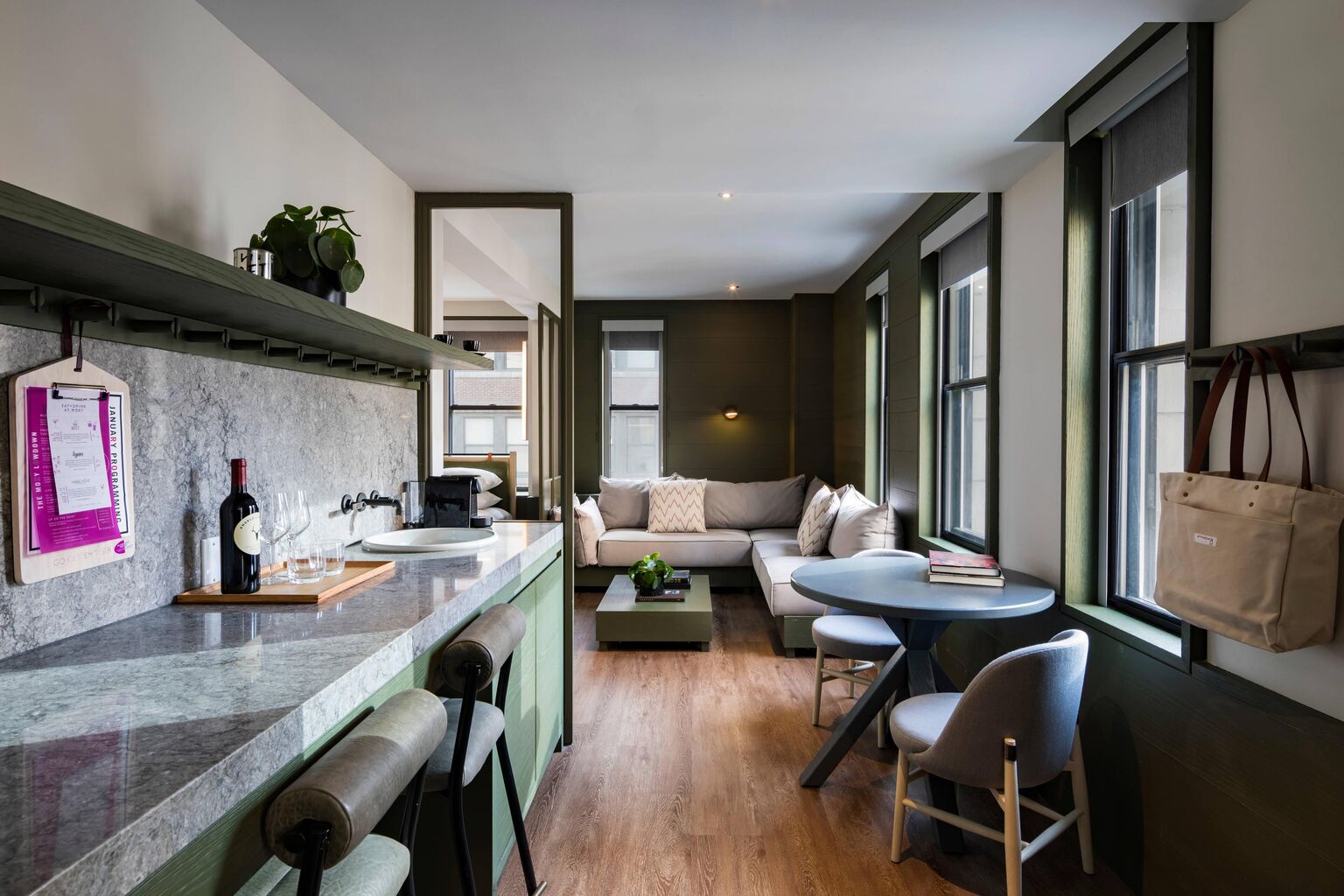 Cocktails & Views &ndash; Up to 15% Off Our Premium Rooms + 2 Free Cocktails!