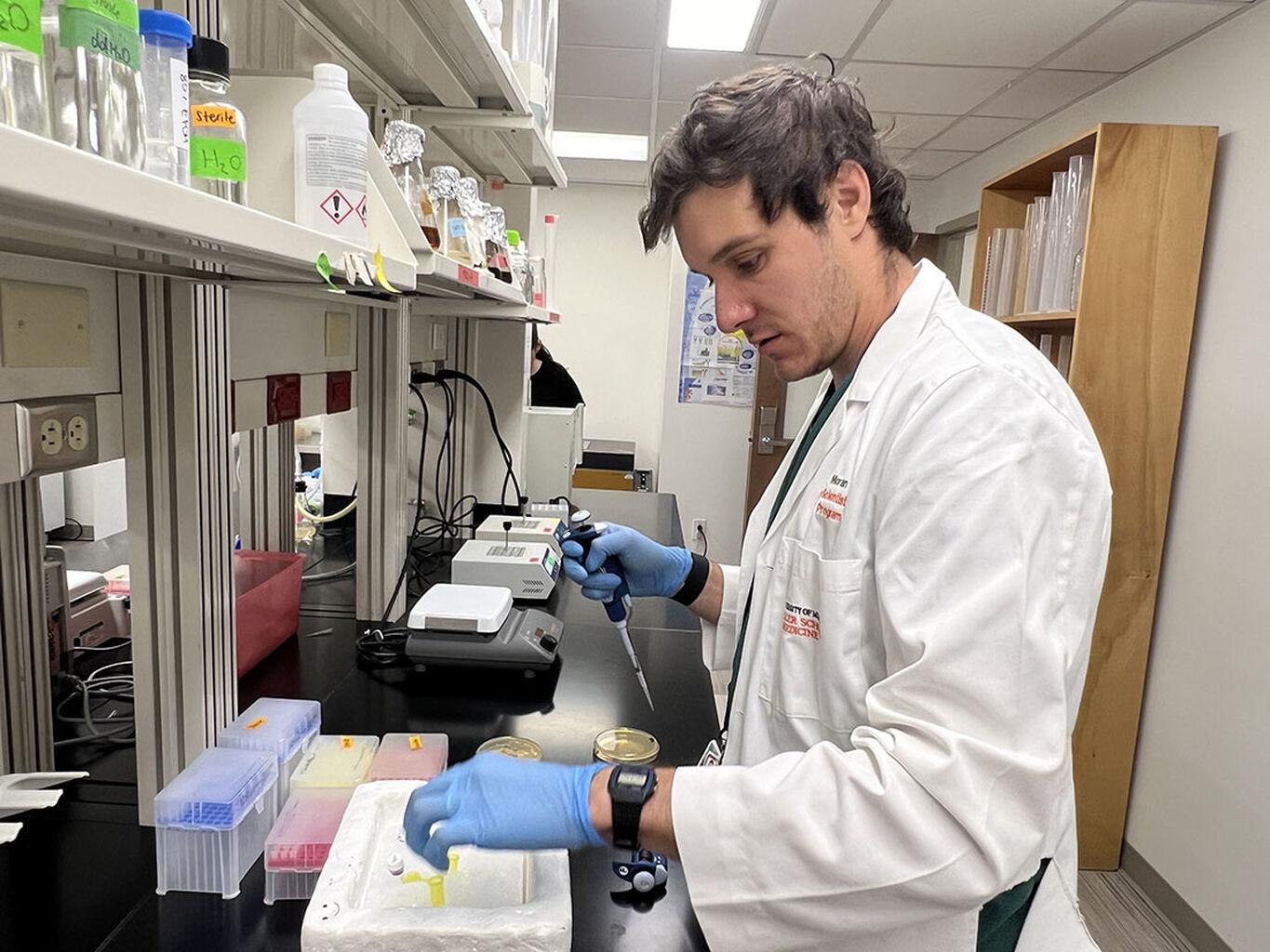Miller School M.D./Ph.D. Student Finds Success Studying Mitochondrial Messenger RNA - InventUM