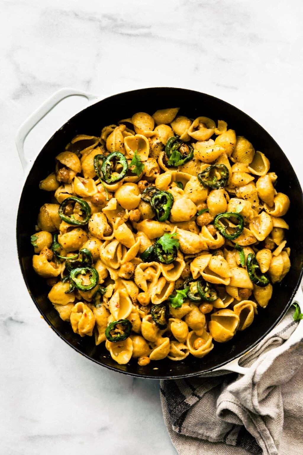 Jalape&ntilde;o Chickpea Mac and Cheese Pasta (Vegan)