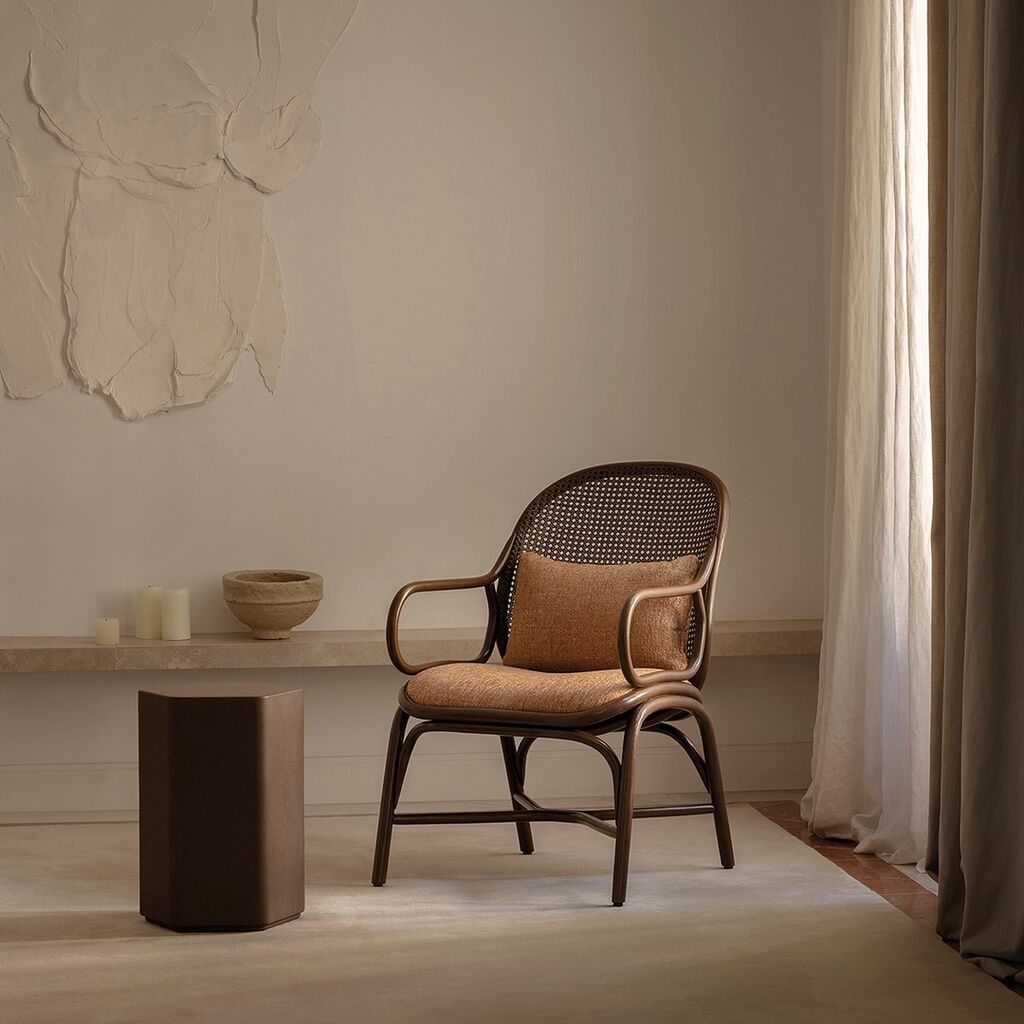 Antique brown for the Frames collection