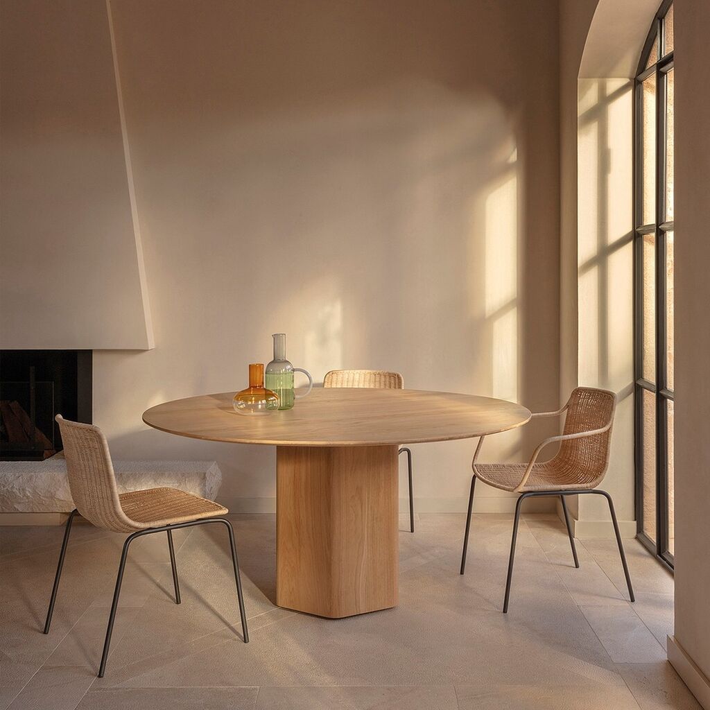 Talo is a collection of big size tables and coffee tables inspired by megaliths