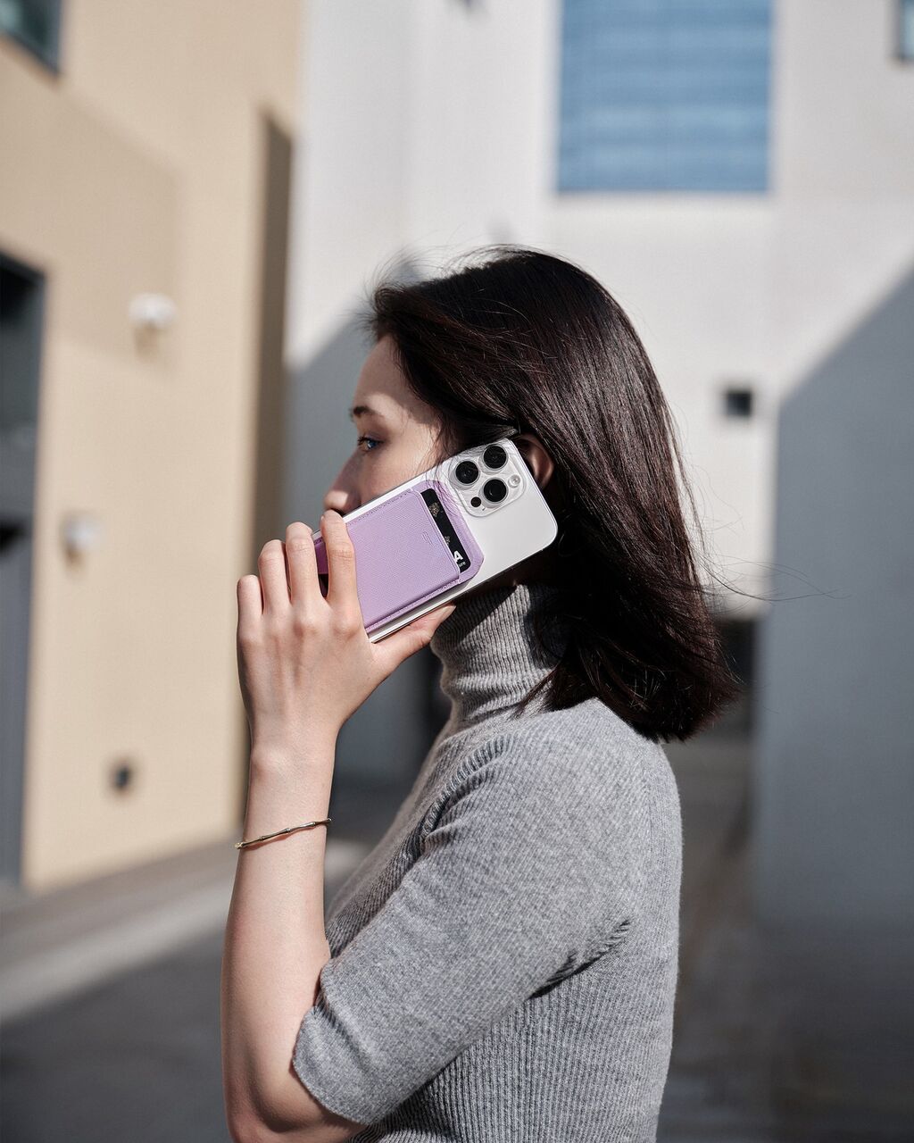 Aura Wallet Stand