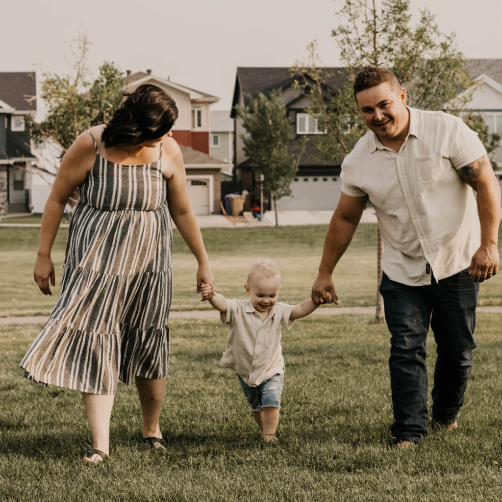 Meet Steven, Chelsey, Fynnley & Lacie