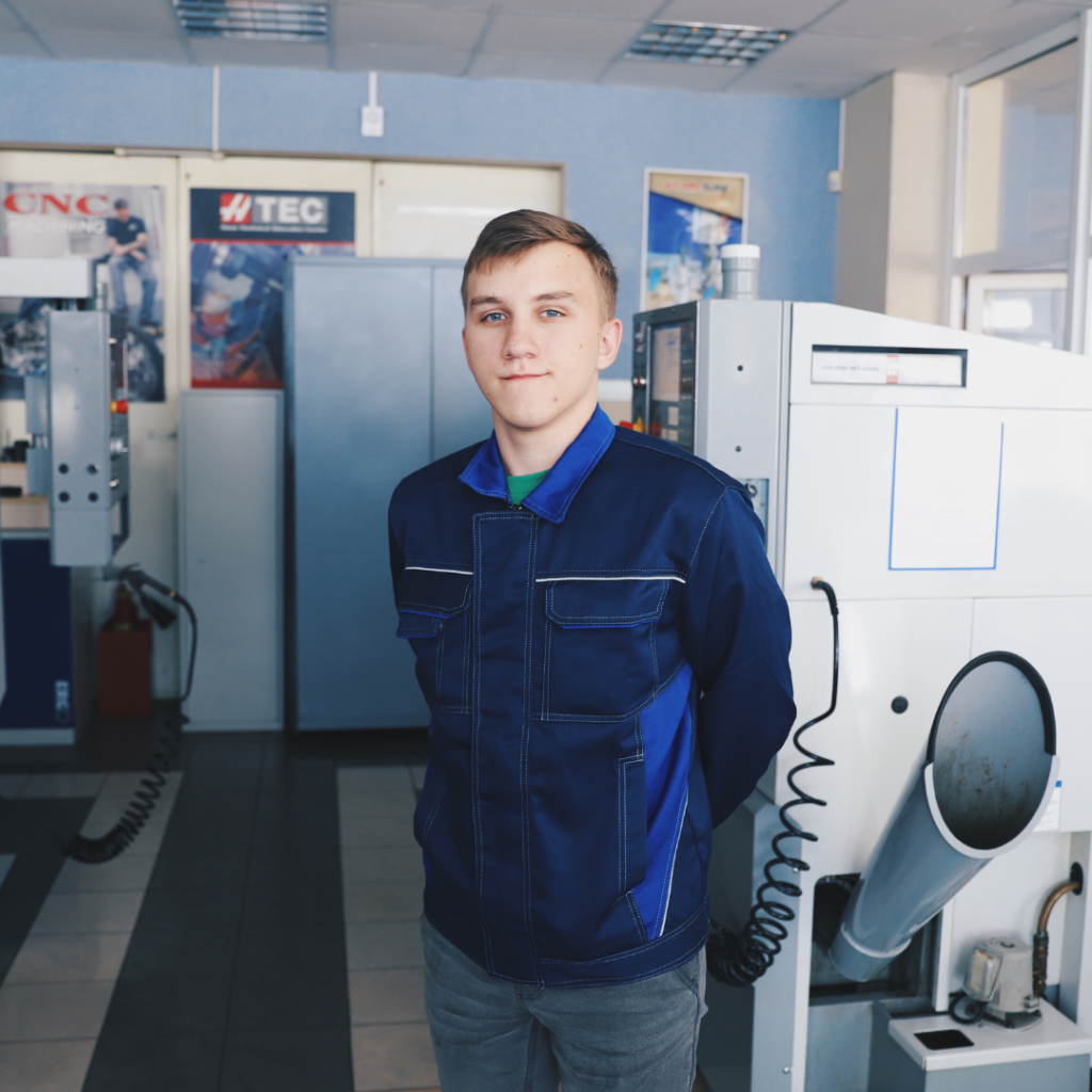 &laquo;В 19 лет обучаю людей, чей рабочий стаж больше моего возраста.&raquo; Почему молодые специалисты становятся преподавателями?