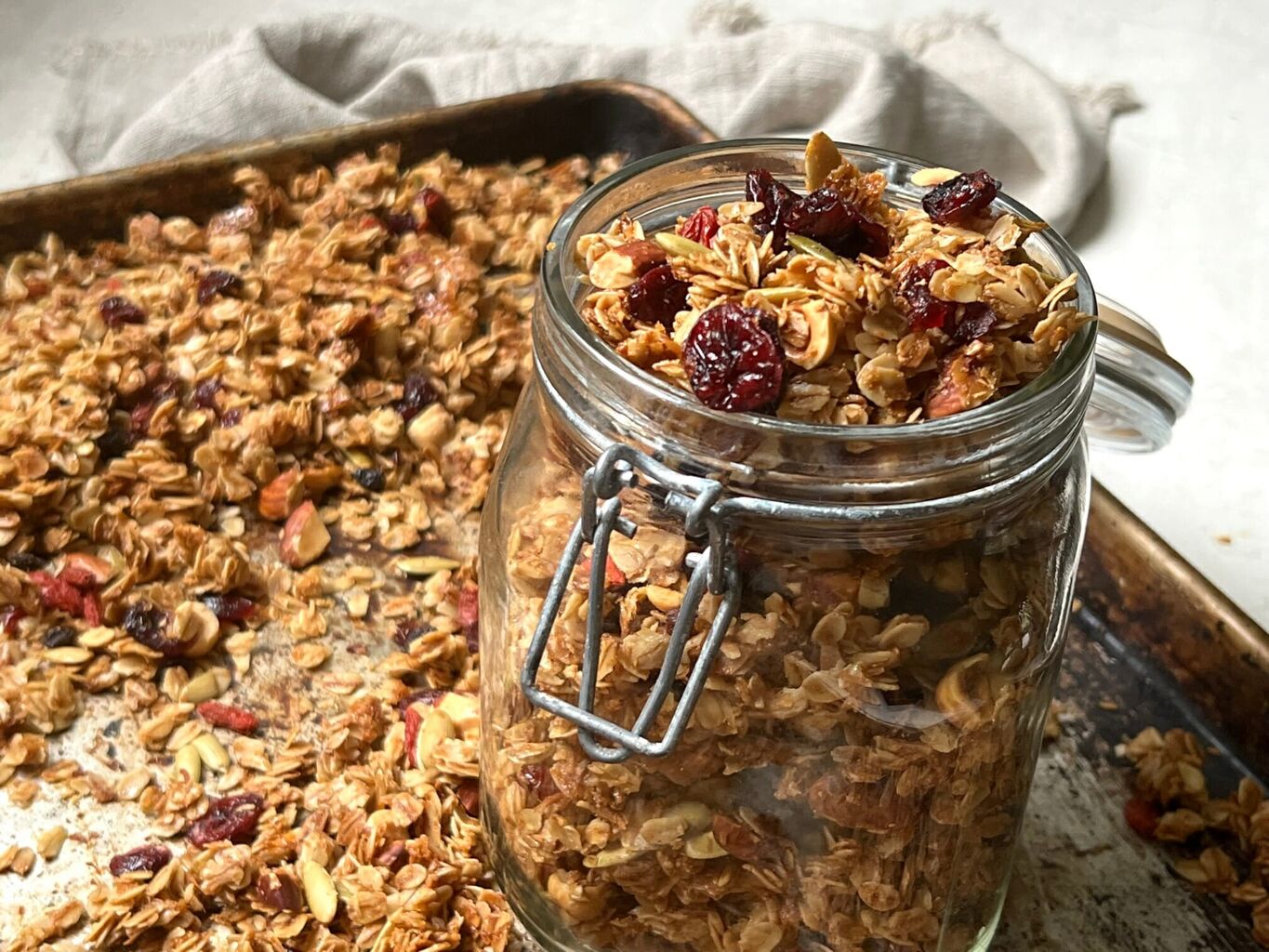 One-Bowl Maple Coconut Granola - Mom