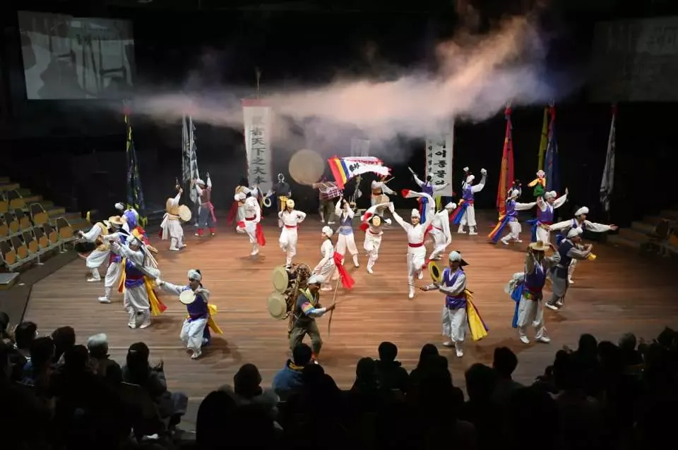 unesco traditional concert and kimchi making