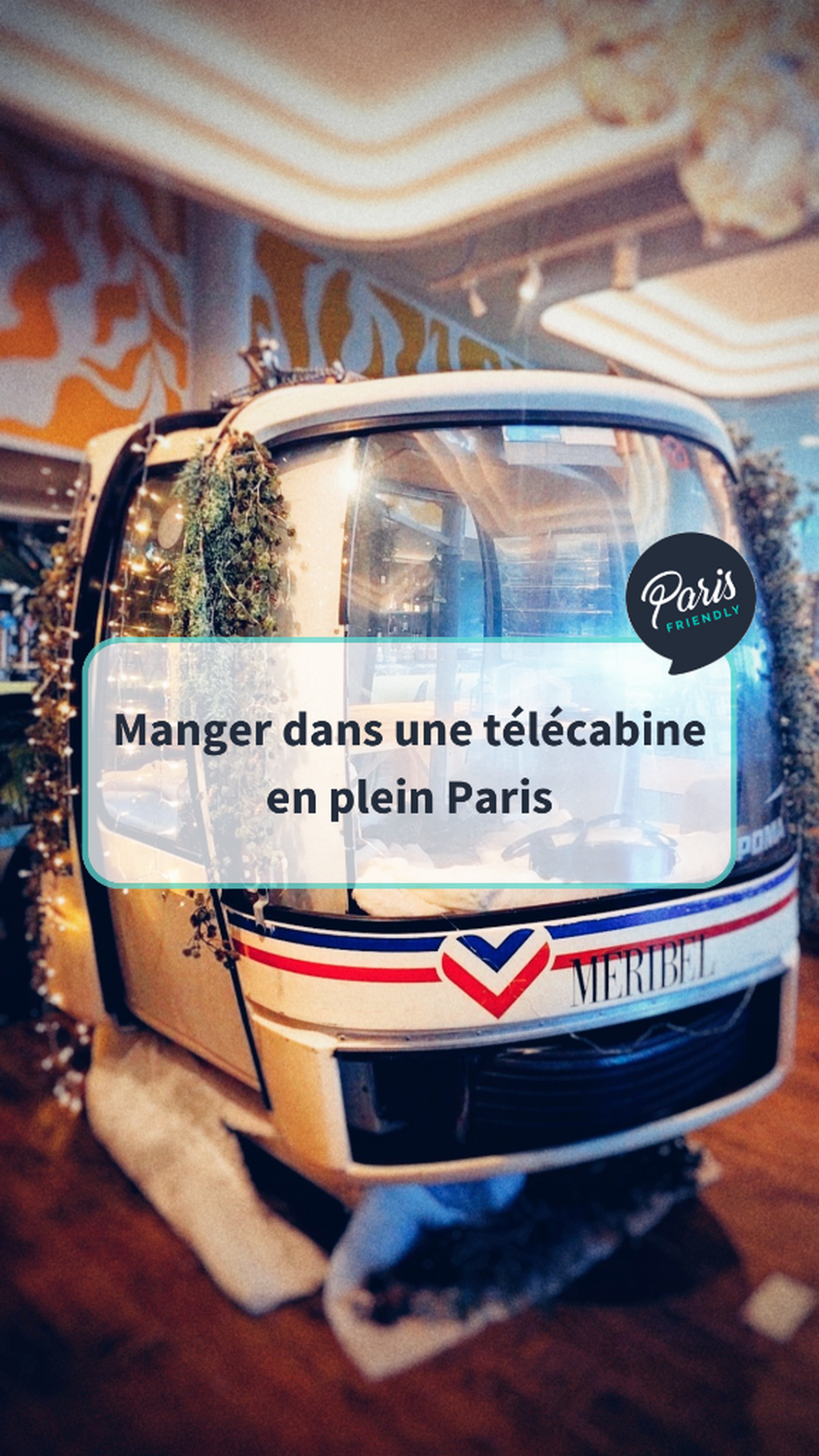 Manger dans une t&eacute;l&eacute;cabine en plein Paris