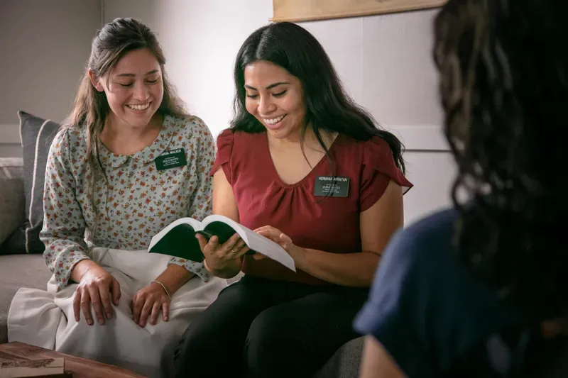 &iexcl;Re&uacute;nete con los Misioneros!