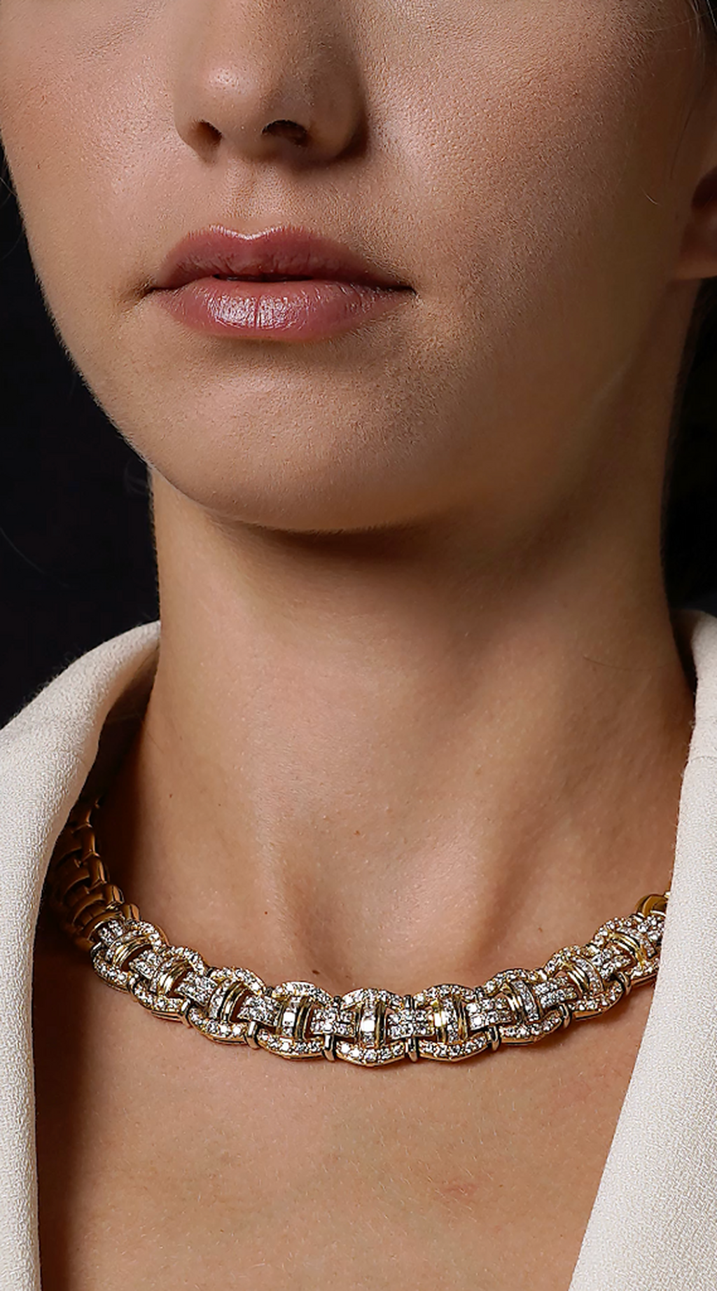 Diamonds gold choker