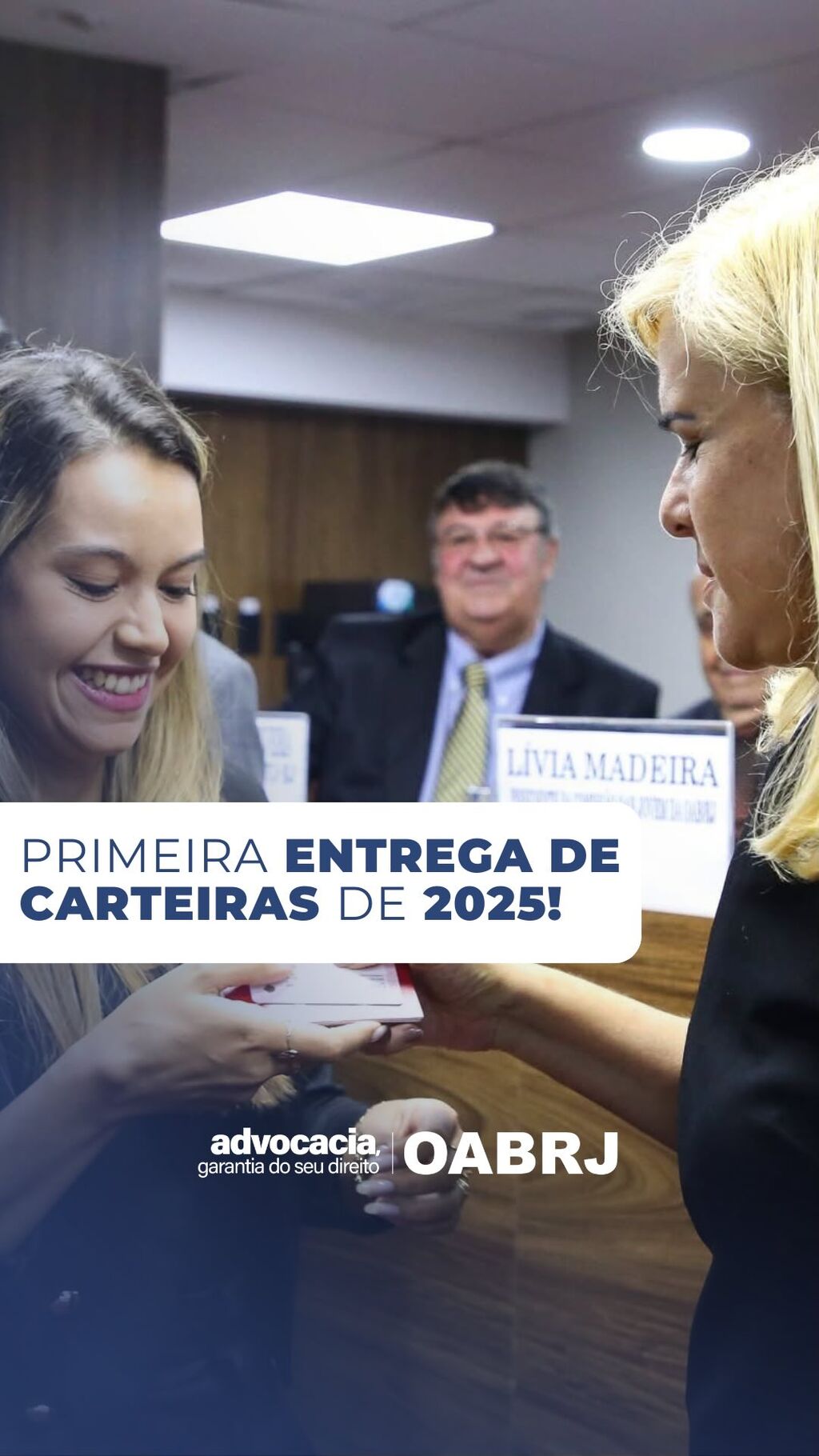 OABRJ realiza a primeira entrega de carteiras para novos advogados e advogadas desta gest&atilde;o