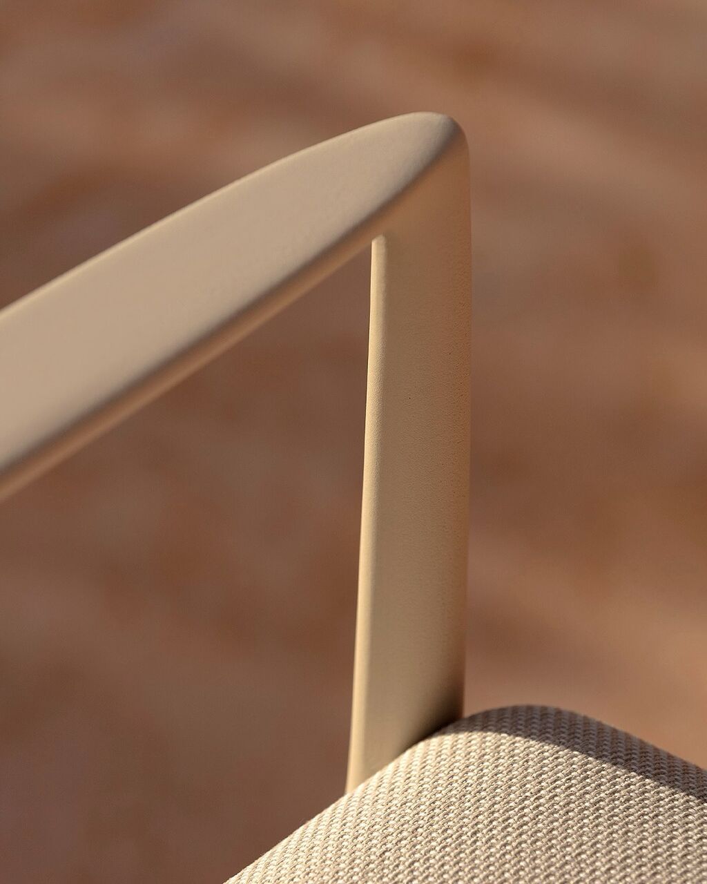 Obi family grows this year with the addition of two dining armchairs. Want to know more about Obi chairs? Click here ⚡ 