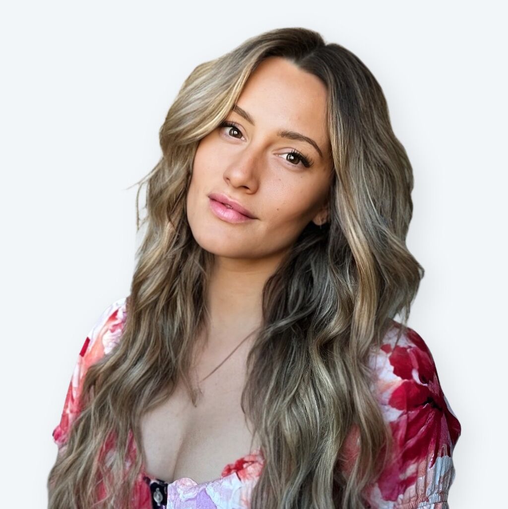 MEET NICOLE HOYT, ACCOUNT DIRECTOR