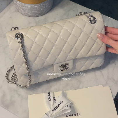 White Chanel bag : discount UCtania