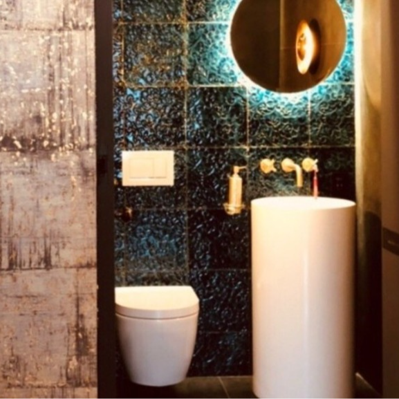  POWDER ROOM Two-apartment Conversion: New York, NY