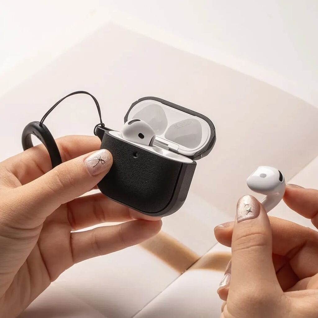 AirPods 4 | Onyx Magnetic