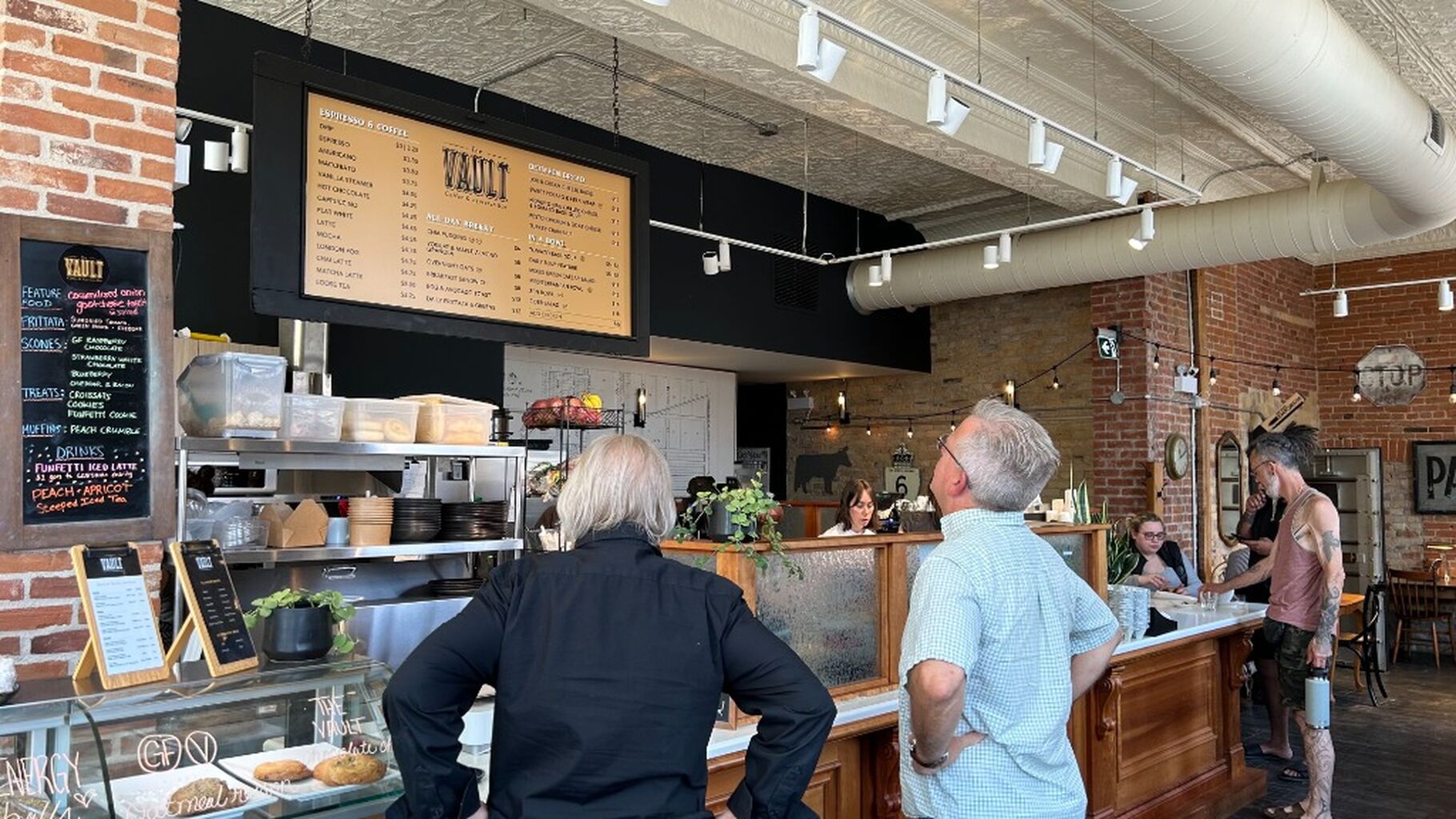 Scottish History and Tasty Bites in Fergus, Ontario