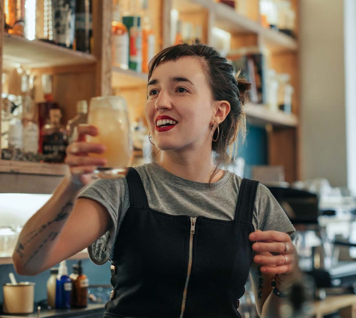 The Perfect Bartender Job Description: Tips for Restaurants to Hire Top Talent | DoorDash for Merchants