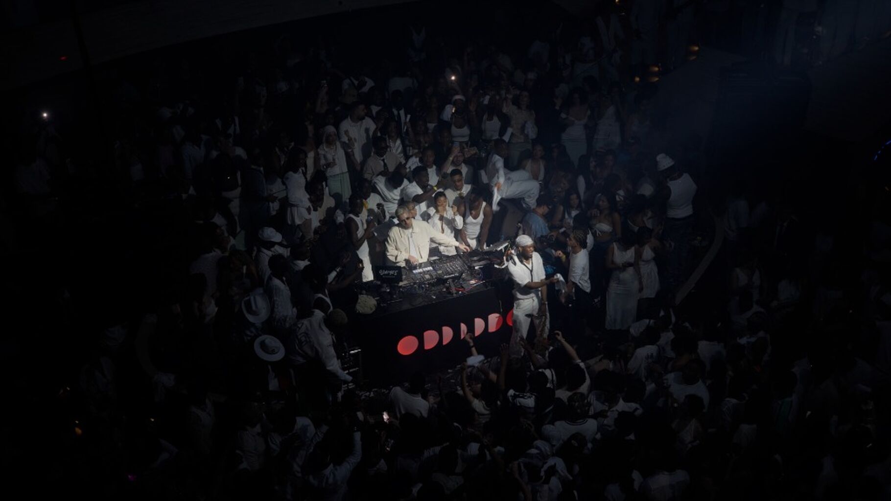 DJames Live At Zsongo Club