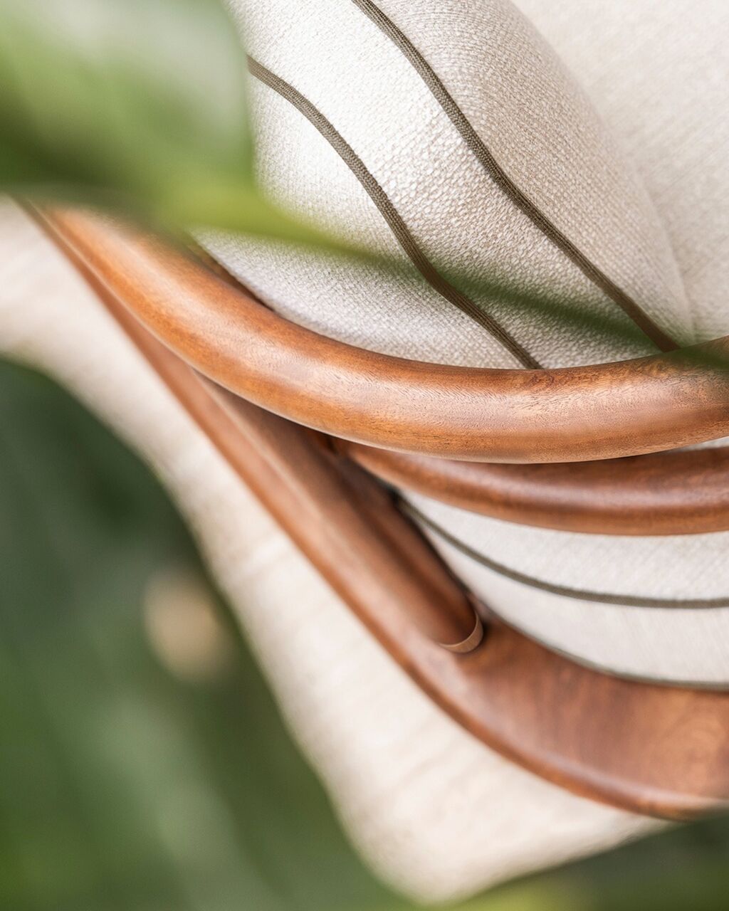 Flowing curves and rich FSC&reg;️ sapele wood 🌿